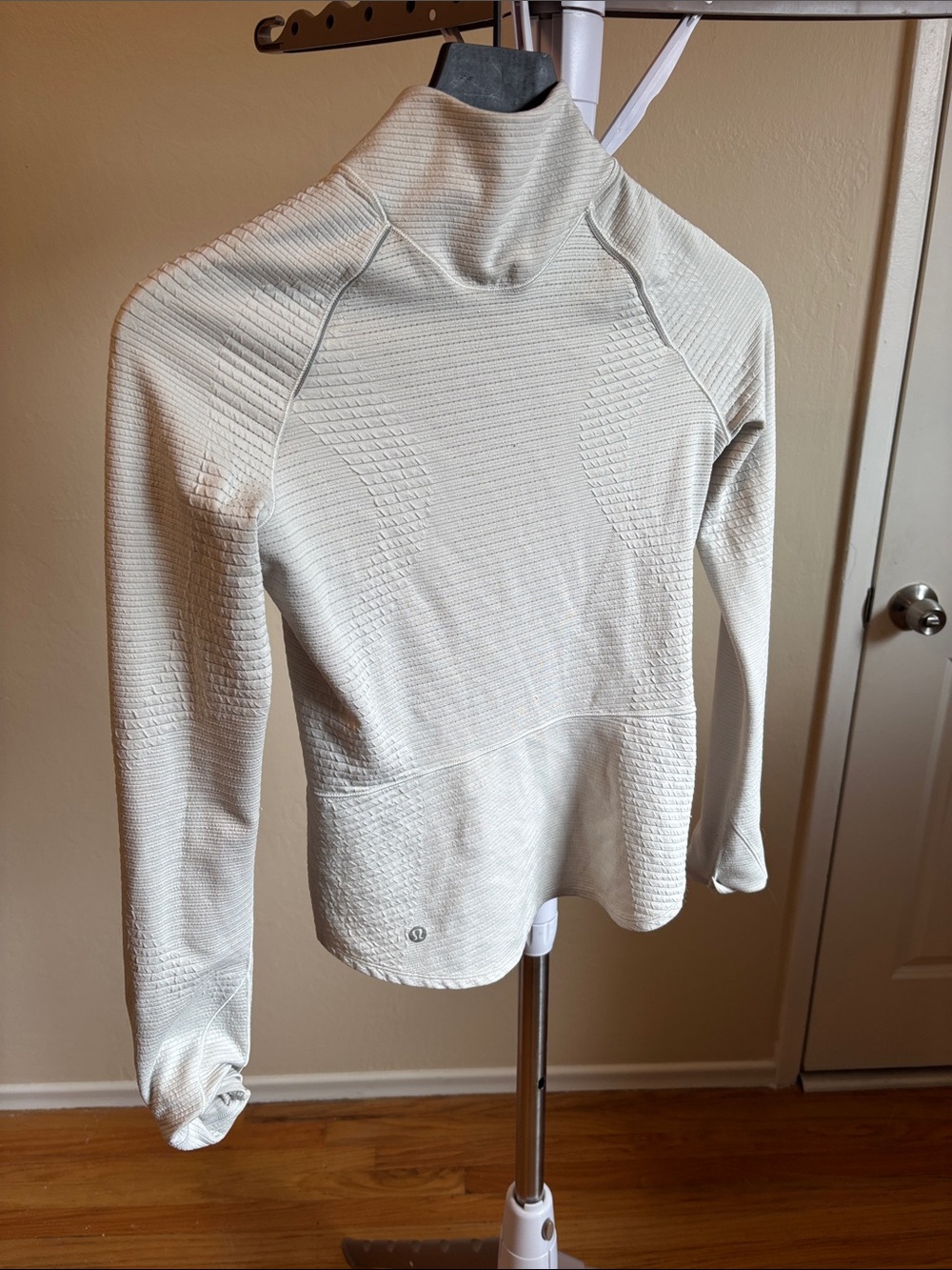 Lululemon size 2 running top